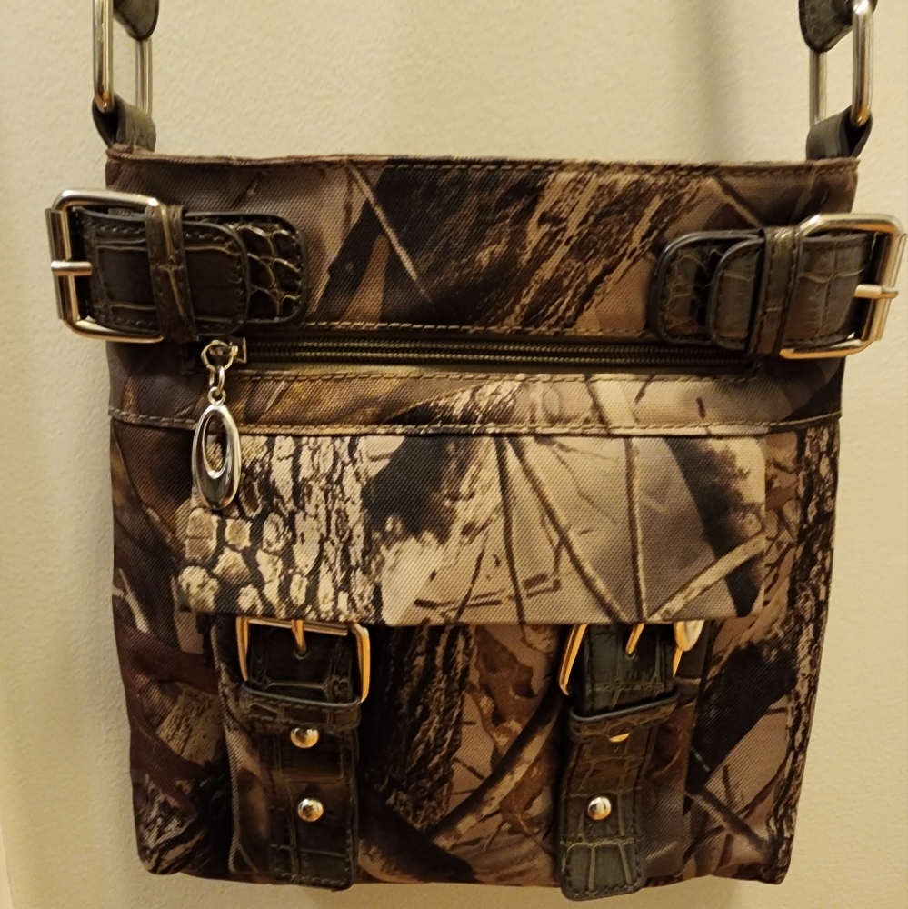 Realtree Camouflage crossbody purse